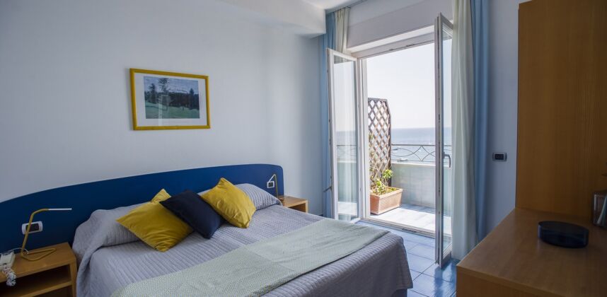 One bed-apartment with sea view